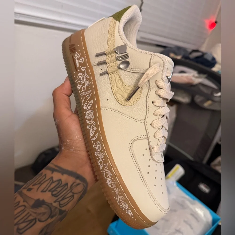 Nike
Air Force 1
Doernbecher
Brand new - Picture 2 of 6